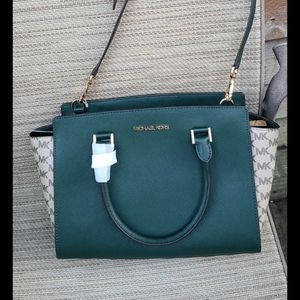 Authentic Michael Kors crossbody